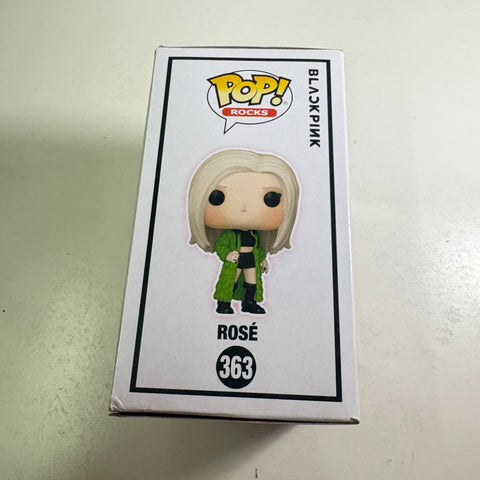 BOX FLAWS VIEW PHOTOS Rose - Blackpink Funko Pop 363 Rocks Vinyl Figure (11.4 Cm L × 8.9 Cm W × 15.9 Cm H)