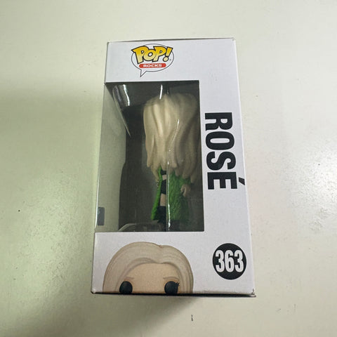 BOX FLAWS VIEW PHOTOS Rose - Blackpink Funko Pop 363 Rocks Vinyl Figure (11.4 Cm L × 8.9 Cm W × 15.9 Cm H)