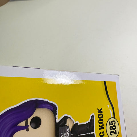 BOX FLAWS VIEW PHOTOS Jung Kook - BTS Funko Pop 285 Rocks Vinyl Figure (11.4 Cm L × 8.9 Cm W × 15.9 Cm H)