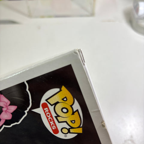 BOX FLAWS VIEW PHOTOS AMY WINEHOUSE - Funko Pop Rocks 48 Vinyl Figure