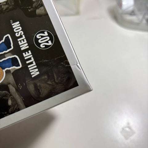 BOX FLAWS VIEW PHOTOS WILLIE NELSON - Funko Pop Rocks 202 Vinyl Figure