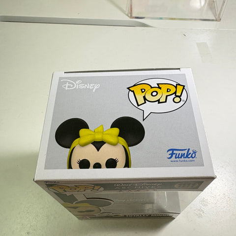 Totally Minnie Mouse - Disney Funko Pop 1111 Vinyl Figure (11.4 Cm L × 8.9 Cm W × 15.9 Cm H)