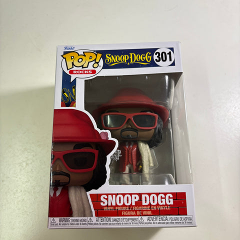 BOX FLAWS VIEW PHOTOS Snoop Dogg - Funko Pop Rocks 301 Vinyl Figure (11.4 Cm L × 8.9 Cm W × 15.9 Cm H)