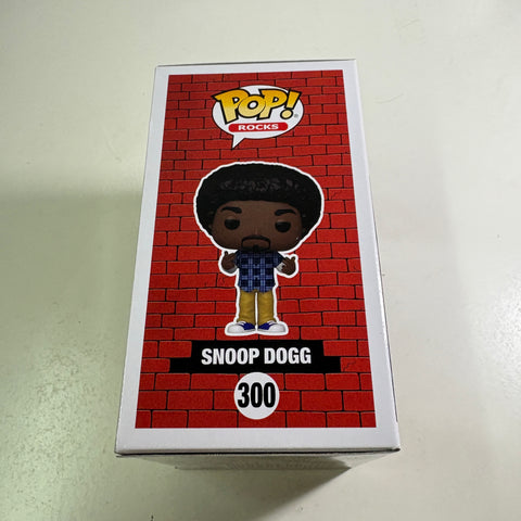Snoop Dogg - Funko Pop Rocks 300 Vinyl Figure (11.4 Cm L × 8.9 Cm W × 15.9 Cm H)
