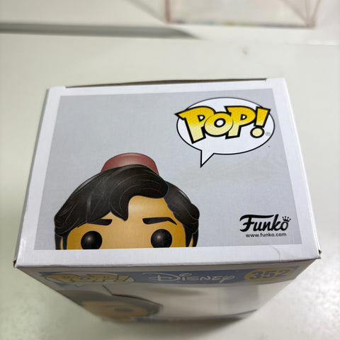 BOX FLAWS VIEW PHOTOS - Aladdin Disney Funko Pop 352 Vinyl Figure