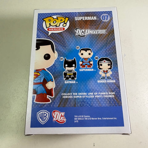 Superman - DC Funko Pop 07 Vinyl Figure (11.4 Cm L × 8.9 Cm W × 15.9 Cm H)