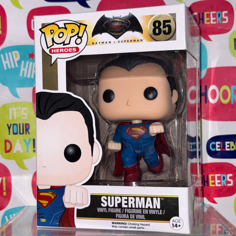 BOX FLAWS VIEW PHOTOS Superman (Batman v Superman) - DC Funko Pop 85 Vinyl Figure (11.4 Cm L × 8.9 Cm W × 15.9 Cm H)