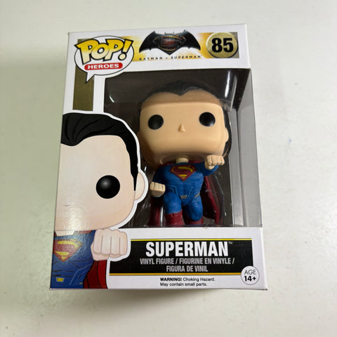 BOX FLAWS VIEW PHOTOS Superman (Batman v Superman) - DC Funko Pop 85 Vinyl Figure (11.4 Cm L × 8.9 Cm W × 15.9 Cm H)