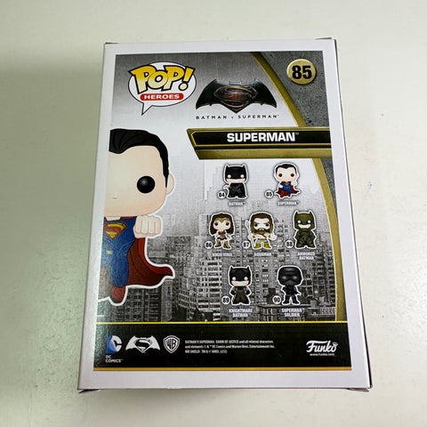 BOX FLAWS VIEW PHOTOS Superman (Batman v Superman) - DC Funko Pop 85 Vinyl Figure (11.4 Cm L × 8.9 Cm W × 15.9 Cm H)