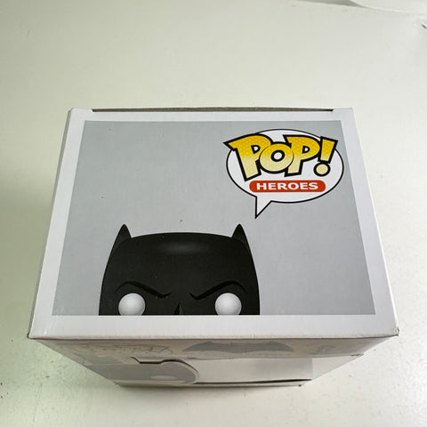 Batman (Batman v Superman) - DC Funko Pop 84 Vinyl Figure (11.4 Cm L × 8.9 Cm W × 15.9 Cm H)