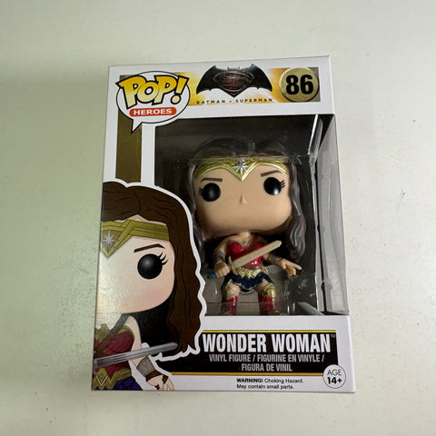 Wonder Woman (Batman v Superman) - DC Funko Pop 86 Vinyl Figure (11.4 Cm L × 8.9 Cm W × 15.9 Cm H)