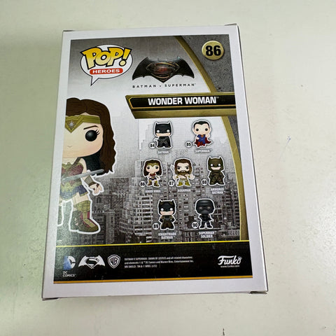 Wonder Woman (Batman v Superman) - DC Funko Pop 86 Vinyl Figure (11.4 Cm L × 8.9 Cm W × 15.9 Cm H)