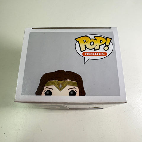 Wonder Woman (Batman v Superman) - DC Funko Pop 86 Vinyl Figure (11.4 Cm L × 8.9 Cm W × 15.9 Cm H)