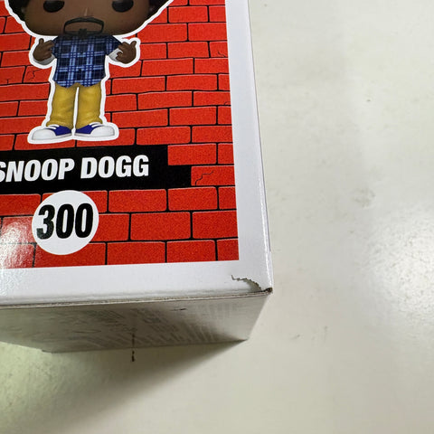 Snoop Dog - Funko Pop 300 Vinyl Figure (11.4 Cm L × 8.9 Cm W × 15.9 Cm H)