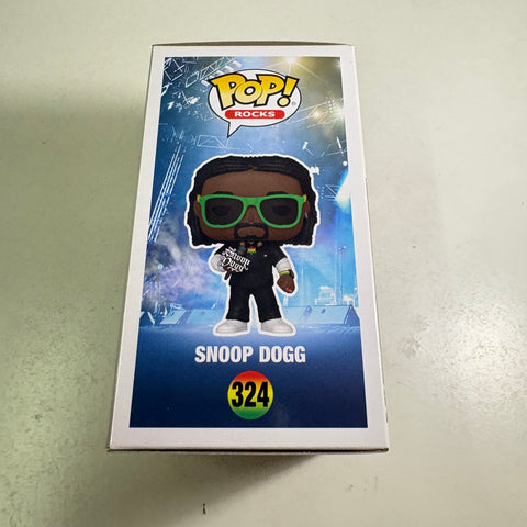 Snoop Dog - Funko Pop 324 Vinyl Figure EXCLUSIVE (11.4 Cm L × 8.9 Cm W × 15.9 Cm H)