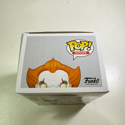 Pennywise with Severed Arm - IT Funko Pop 543 Vinyl Figure (11.4 Cm L × 8.9 Cm W × 15.9 Cm H)