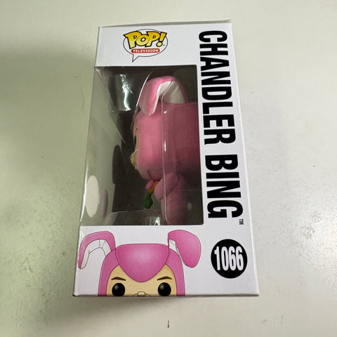 Chandler Bing FLOCKED - Friends Funko Pop 1066 Vinyl Figure (11.4 Cm L × 8.9 Cm W × 15.9 Cm H)