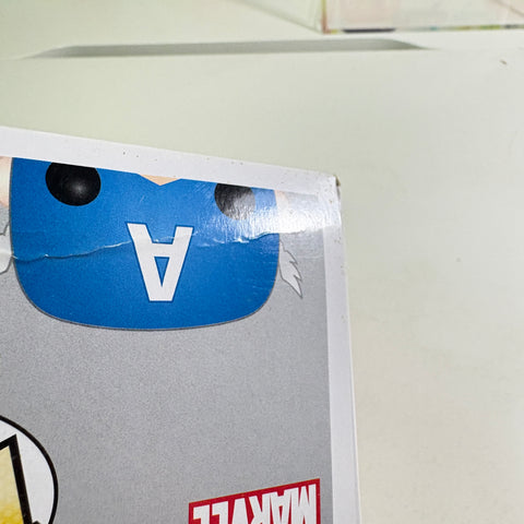 SEVERE BOX DAMAGE VIEW PHOTOS Captain America - Marvel Funko Pop 06 Vinyl Figure Summer Convention