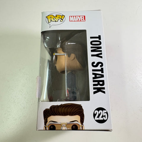 BOX FLAWS VIEW PHOTOS Tony Stark/Iron Man - Marvel Funko Pop 225 Vinyl Figure Summer Convention