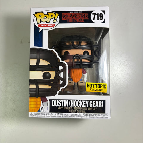 Stranger Things - Dustin (Hockey Gear) Funko Pop 719 Hot Topic Exclusive