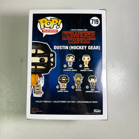 Stranger Things - Dustin (Hockey Gear) Funko Pop 719 Hot Topic Exclusive