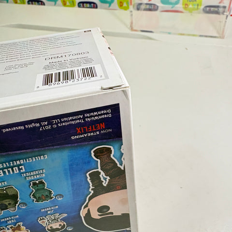 BOX FLAWS VIEW PHOTOS Jim with Armor - Trollhunters Funko Pop 466 Convention Exclusive