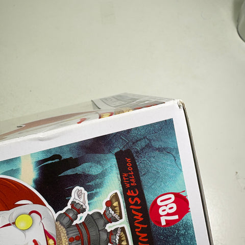 BOX DAMAGE VIEW PHOTOS Pennywise with Balloon - Funko Pop 780 Vinyl Figure (11.4 Cm L × 8.9 Cm W × 15.9 Cm H)