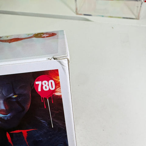 BOX DAMAGE VIEW PHOTOS Pennywise with Balloon - Funko Pop 780 Vinyl Figure (11.4 Cm L × 8.9 Cm W × 15.9 Cm H)