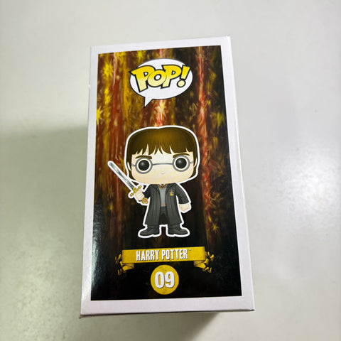 Harry Potter - Funko Pop 09 Exclusive Vinyl Figure (11.4 Cm L × 8.9 Cm W × 15.9 Cm H)
