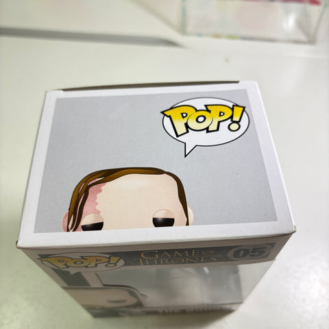 BOX FLAWS VIEW PHOTOS The Hound - Game of Thrones Funko Pop 05 Vinyl Figure (11.4 Cm L × 8.9 Cm W × 15.9 Cm H)