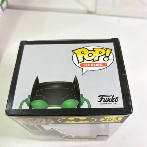 BOX DAMAGE VIEW PHOTOS Batman (Green Lantern Dawnbreaker)  - DC Funko Pop 253 Vinyl Figures Exclusive