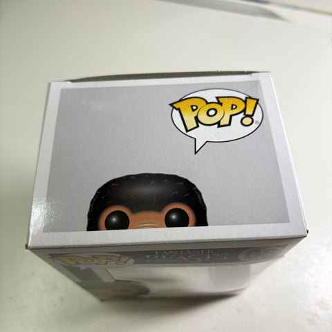 BOX FLAWS VIEW PHOTOS Niffler - Harry Potter Fantastic Beasts Funko Pop Vinyl Figure (11.4 Cm L × 8.9 Cm W × 15.9 Cm H)