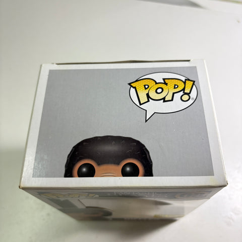 BOX FLAWS VIEW PHOTOS Niffler FLOCKED - Harry Potter Fantastic Beasts Funko Pop Vinyl Figure (11.4 Cm L × 8.9 Cm W × 15.9 Cm H)