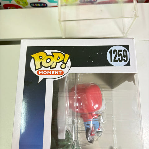 Elliott & E.T. - E.T. The Extra-Terrestrial Funko Pop 1259 Vinyl Figure GLOW