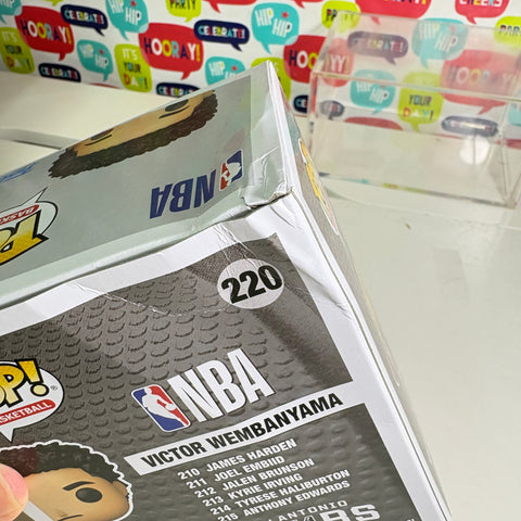Victor Wembanyama - NBA Basketball Funko Pop 220 Vinyl Figure Exclusive (15.9 × 11.4 × 8.9)