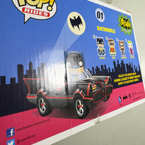 BOX FLAWS VIEW PHOTOS - Batmobile with Batman DC Funko Pop 01  (33.0 Cm L × 12.1 Cm W × 20.3 Cm H)