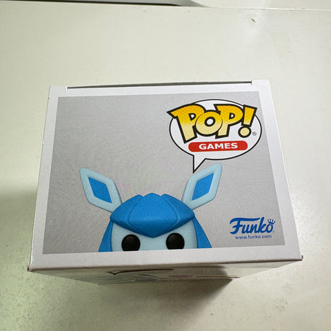 Glaceon FLOCKED - Pokemon Funko Pop 921 Vinyl Figure (11.4 Cm L × 8.9 Cm W × 15.9 Cm H)