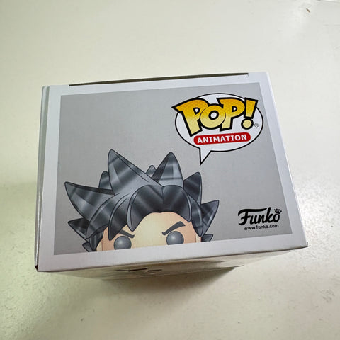 Goku Ultra Instinct - Dragon Ball Z Funko Pop 386 Vinyl Figure (11.4 Cm L × 8.9 Cm W × 15.9 Cm H)