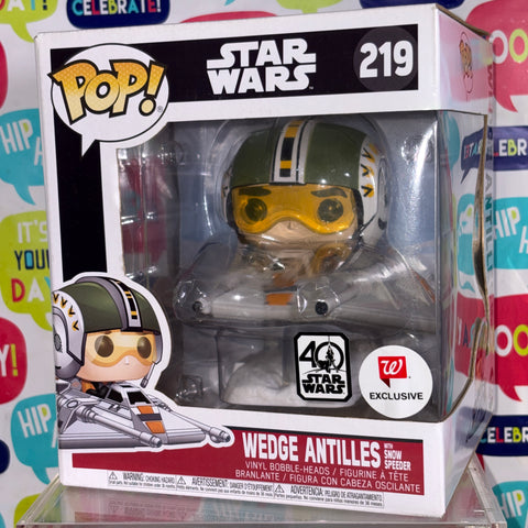 BOX FLAWS VIEW PHOTOS Wedge Antilles with Snow Speeder - Star Wars Funko Pop 219 Exclusive (22.8 Cm L × 16.5 Cm W × 14 Cm H)