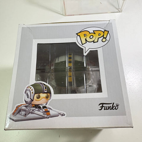 BOX FLAWS VIEW PHOTOS Wedge Antilles with Snow Speeder - Star Wars Funko Pop 219 Exclusive (22.8 Cm L × 16.5 Cm W × 14 Cm H)