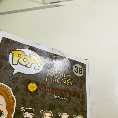 BOX FLAWS VIEW PHOTOS Margaery Tyrell - Game of Thrones Funko Pop 38 Vinyl Figure (11.4 Cm L × 8.9 Cm W × 15.9 Cm H)