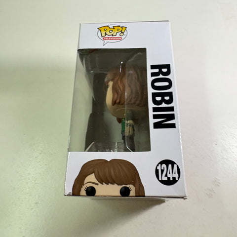 Robin - Stranger Things Funko Pop 1244 Vinyl Figure (11.4 Cm L × 8.9 Cm W × 15.9 Cm H)