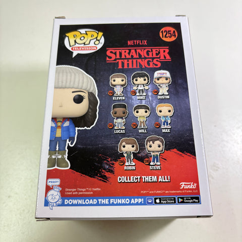 Joyce - Stranger Things Funko Pop 1254 Vinyl Figure (11.4 Cm L × 8.9 Cm W × 15.9 Cm H)