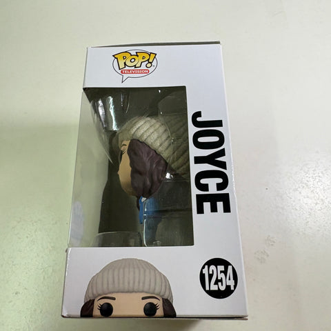Joyce - Stranger Things Funko Pop 1254 Vinyl Figure (11.4 Cm L × 8.9 Cm W × 15.9 Cm H)