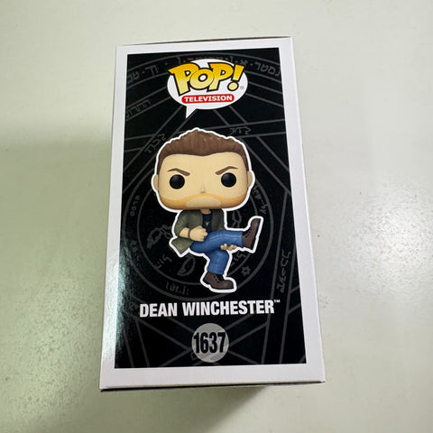 Dean - Supernatural Funko Pop 1637 Vinyl Figure (11.4 Cm L × 8.9 Cm W × 15.9 Cm H)