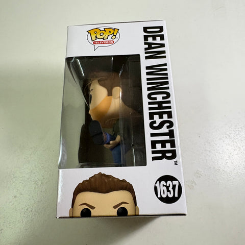 Dean - Supernatural Funko Pop 1637 Vinyl Figure (11.4 Cm L × 8.9 Cm W × 15.9 Cm H)