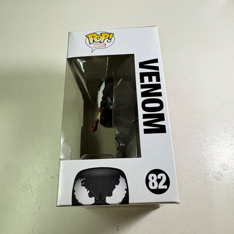 Venom - Marvel Funko Pop 82 Vinyl Figure EXCLUSIVE (11.4 Cm L × 8.9 Cm W × 15.9 Cm H)
