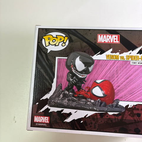 Venom vs Spiderman - Marvel Funko Pop 625 Vinyl Figure (33.0 Cm L × 12.1 Cm W × 20.3 Cm H)