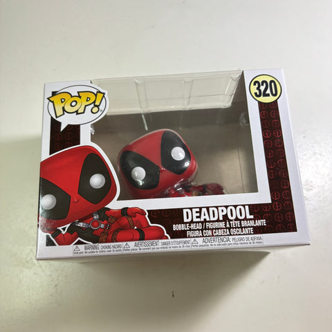 Deadpool - Marvel Funko Pop 320 Vinyl Figure (11.4 Cm L × 8.9 Cm W × 15.9 Cm H)