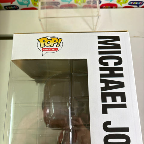 BOX FLAWS VIEW PHOTOS Michael Jordan JUMBO Funko Pop 76 EXCLUSIVE Sports Basketball (20.5 Cm L × 22.5 Cm W × 32.5 Cm H)